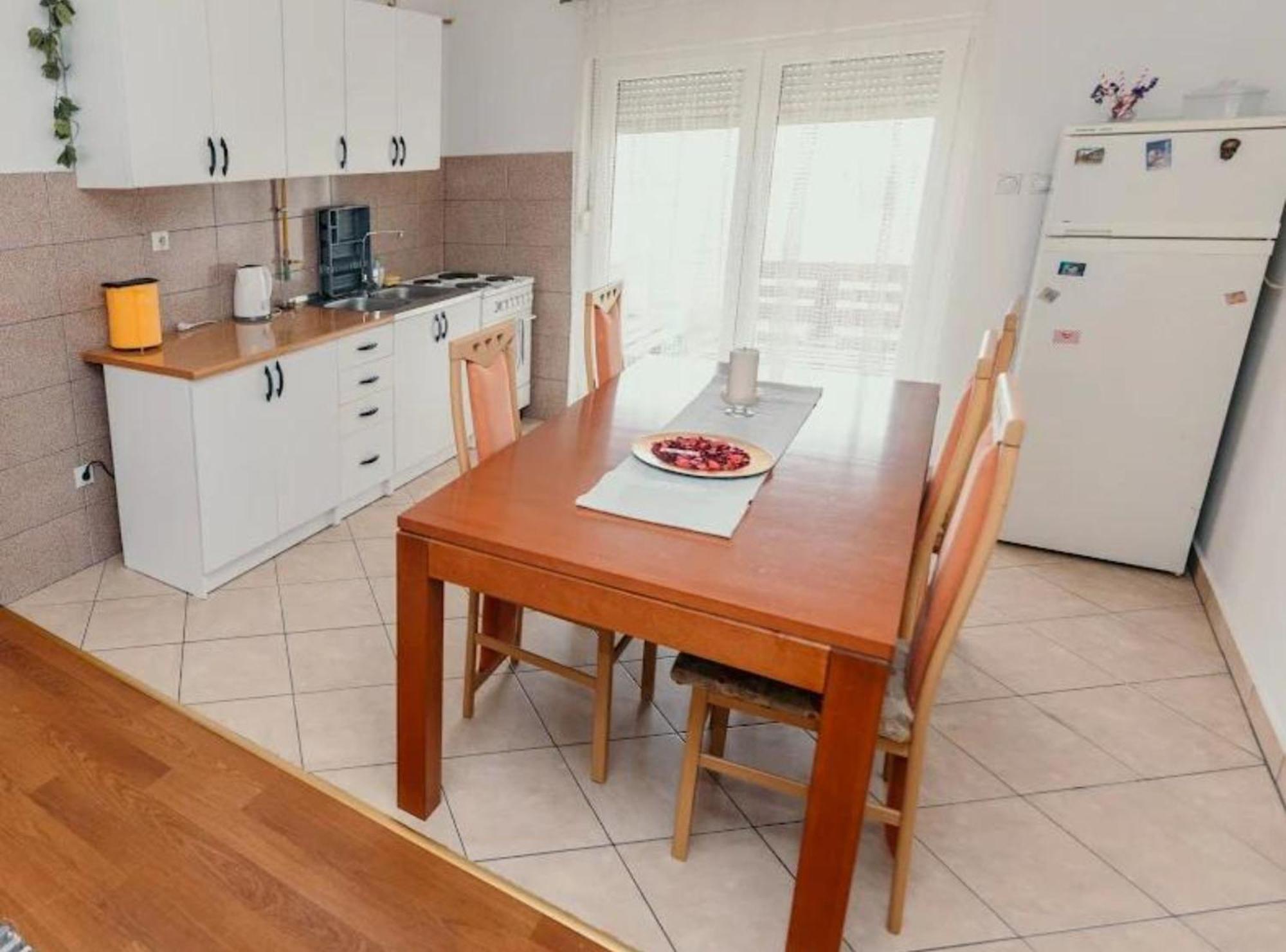 Apartmani Tea I Toni Gradiste Exterior foto
