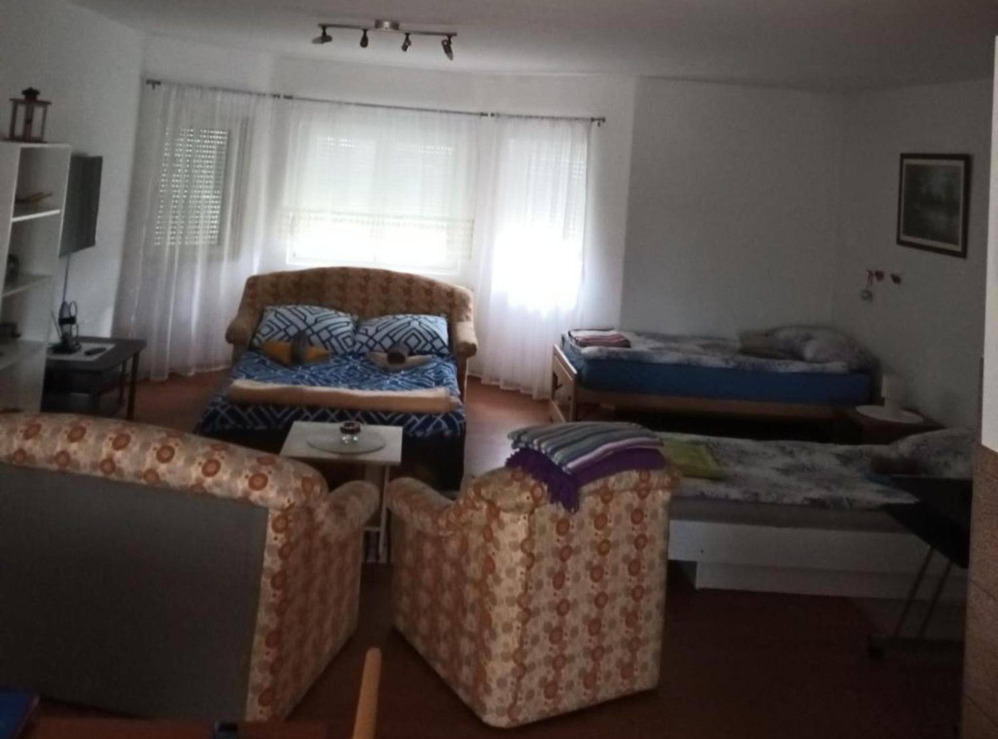 Apartmani Tea I Toni Gradiste Exterior foto
