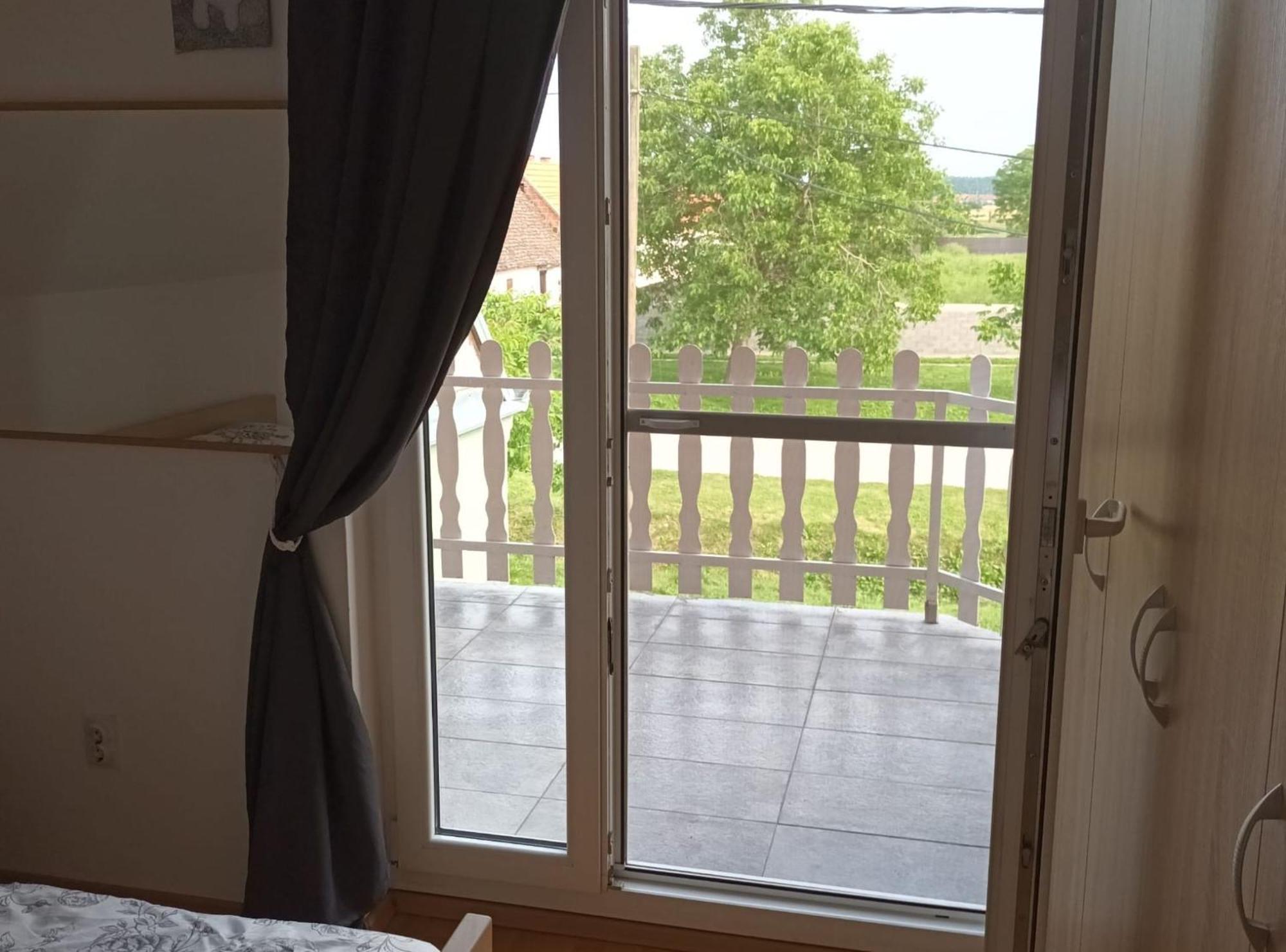 Apartmani Tea I Toni Gradiste Exterior foto